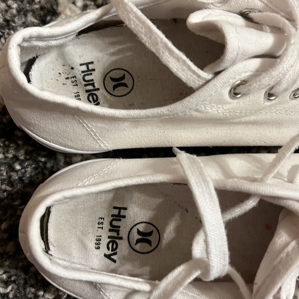Women’s white Hurley shoes, athletic shoes carrie excellent used condition - Picture 6 of 6